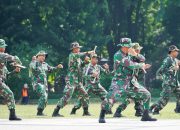 Saksikan, Aksi Ratusan Babinsa Kodim di Perayaan Puncak HUT TNI ke- 79 di Alun-alun Bojonegoro