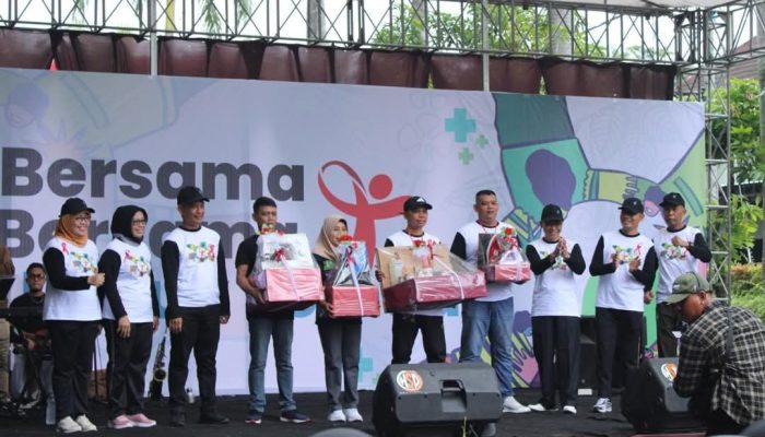 Dinkes Bojonegoro Peringati Hari AIDS Sedunia Bersama ODHA, Gelar Senam GERMAS hingga Cek Kesehatan